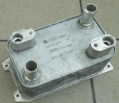 4E0317021E Motor Parçaları Düğme Yağı Soğutucusu